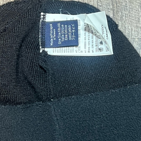 Acrteryx bird toque - Picture 2 of 5